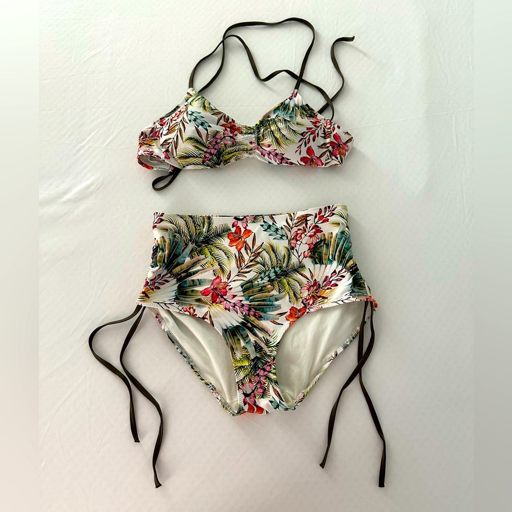 Bikini tropical set